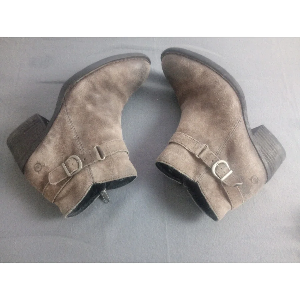 Born Womens Brown Gray Distressed Suede Ankle Boots Size 8.5M Western Block Heel